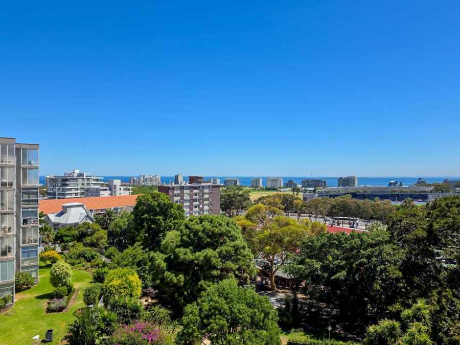 To Let 2 Bedroom Property for Rent in Green Point Western Cape